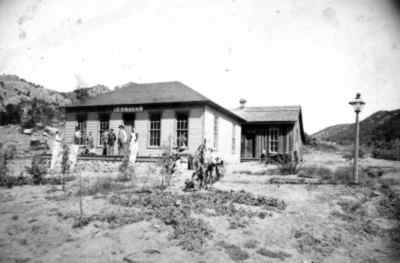 Saltiel store in Cotopaxi (American Jewish Historical Society)