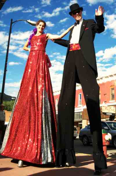 Salida Circus performers on stilts