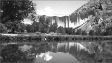 Valley Curtain, 1972. Photo Courtesy of Don Thompson, Rifle, Colorado