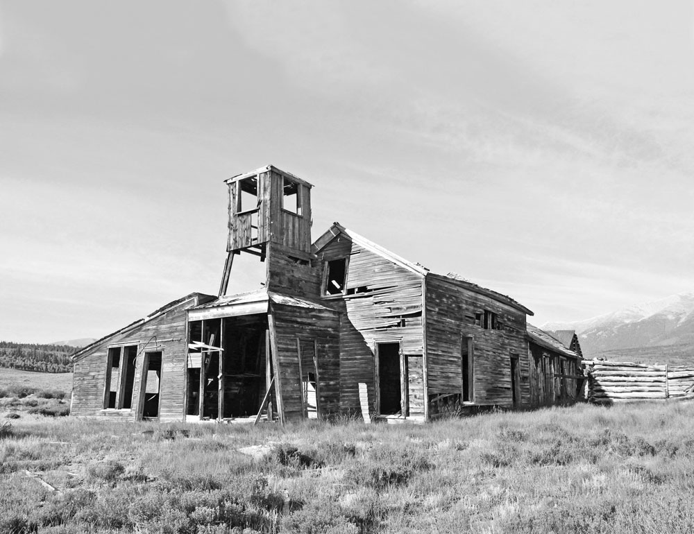 Samuel Derry’s ranch house is quite complex with multiple additions. The tower was said to be used by Derry to look for vigilantes coming from Leadville after his acquittal for the murder of Major General Bearce in June, 1884.