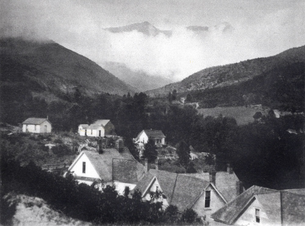 Barnes City, circa 1904, at the northern end of Hayden Creek Pass. Photo courtesy of the Coaldale Community Schoolhouse.